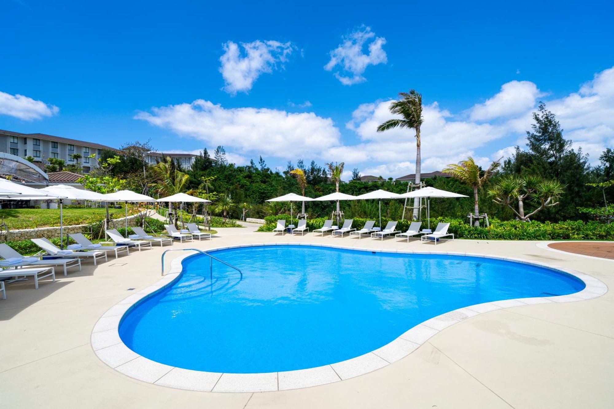 Отель Halekulani Okinawa Онна Экстерьер фото